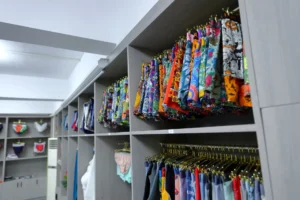 Apparel MOQ sourcing guide for custom clothing brand entrepreneurs